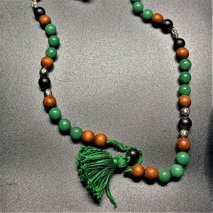 MULTI-COLORED BEAD NECKLACE